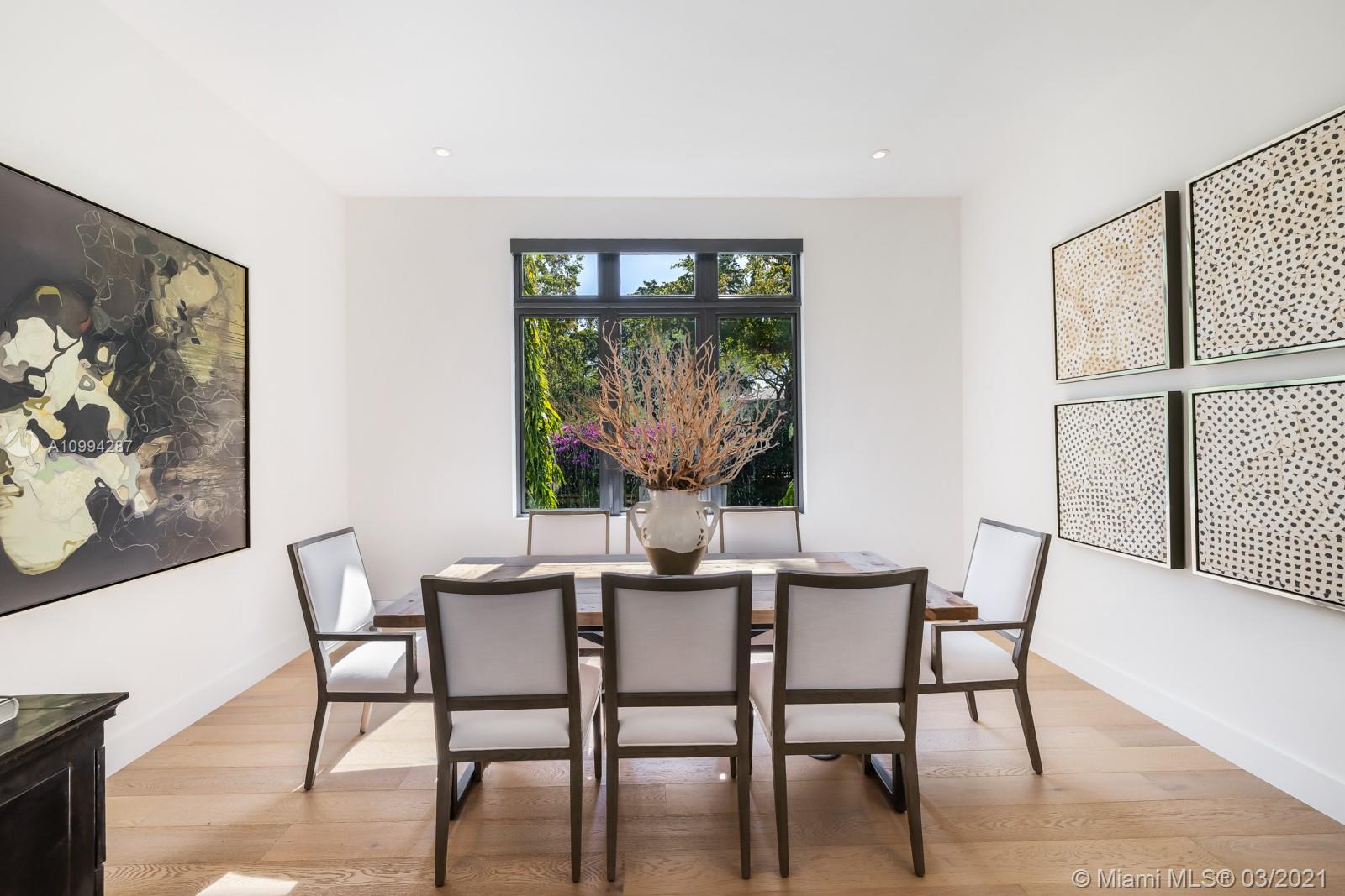 715 S Alhambra Cir Coral Gables, FL 33146