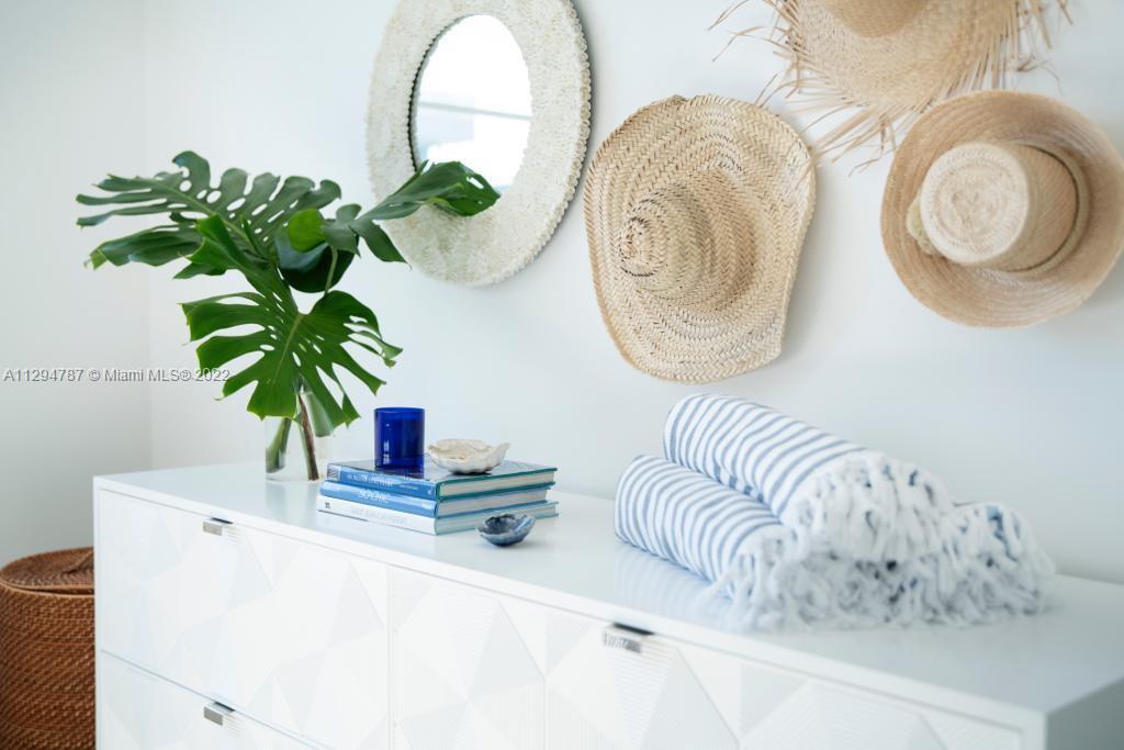 345 Ocean Dr #1007 Miami Beach, FL 33139