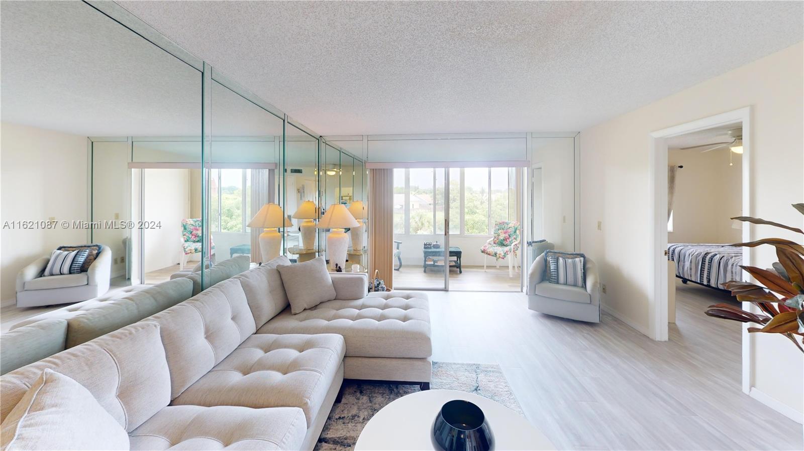 9621 Sunrise Lks Blvd #302