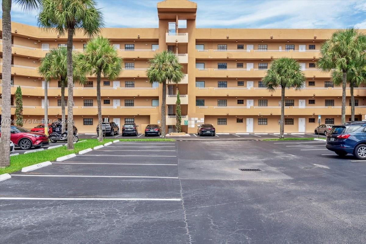 image CELEBRITY POINT CONDO0