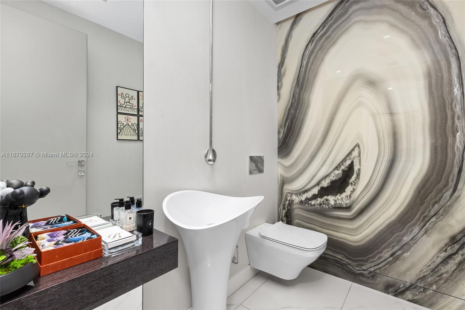 2370 Bayview Ln North Miami, FL 33181 2370 Bayview Ln North Miami, FL 33181