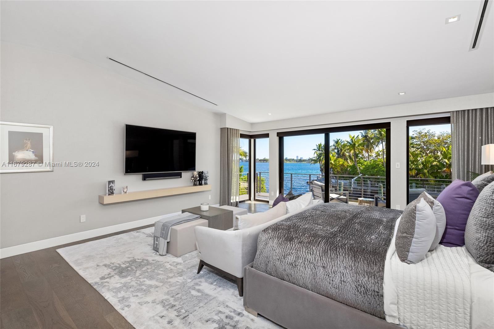 2370 Bayview Ln North Miami, FL 33181 2370 Bayview Ln North Miami, FL 33181