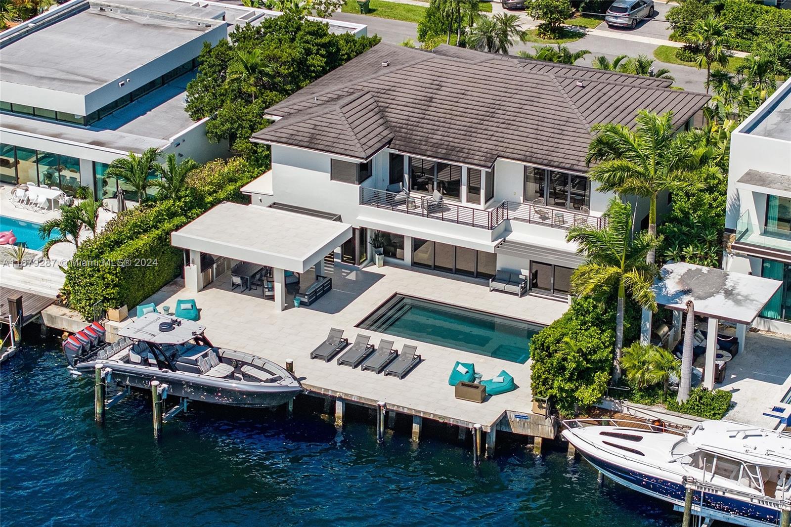 2370 Bayview Ln North Miami, FL 33181 2370 Bayview Ln North Miami, FL 33181