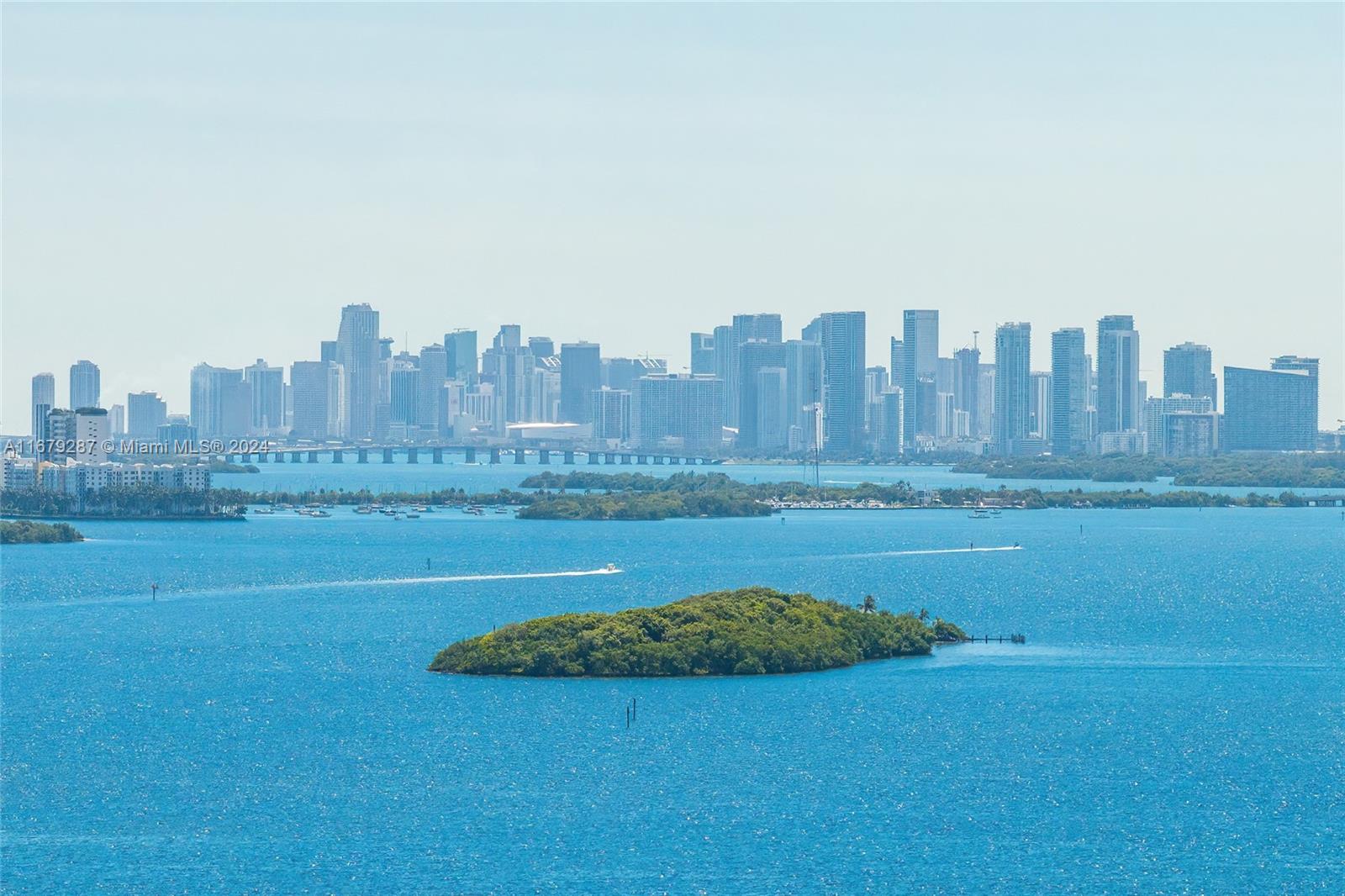 2370 Bayview Ln North Miami, FL 33181 2370 Bayview Ln North Miami, FL 33181