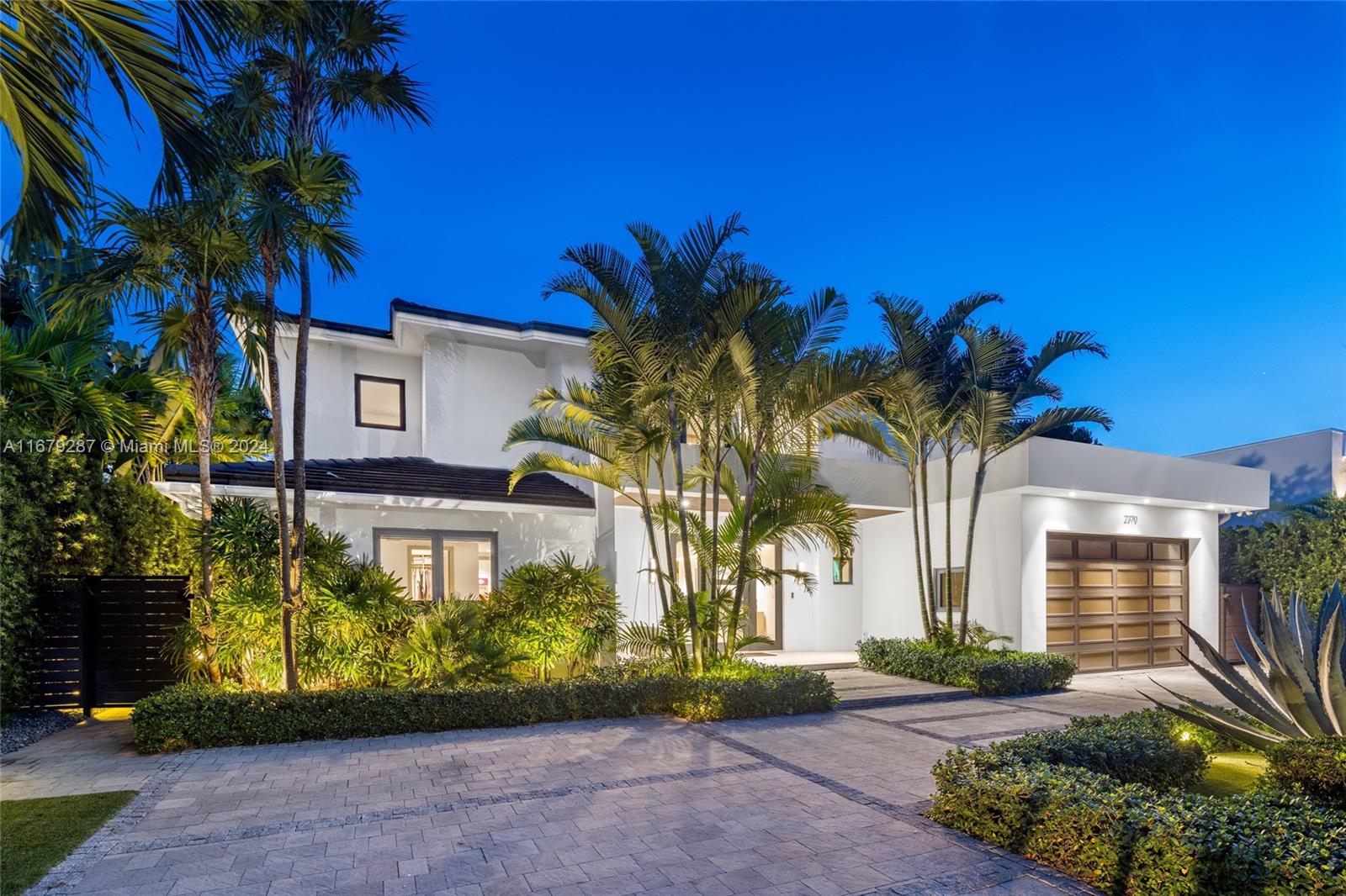 2370 Bayview Ln North Miami, FL 33181 2370 Bayview Ln North Miami, FL 33181