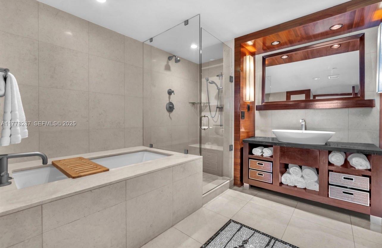 image The Carillon Center Tower27