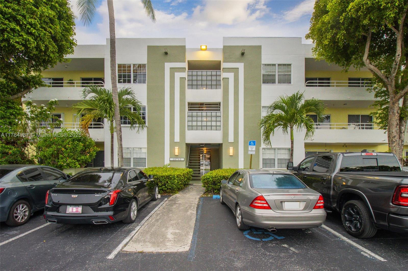 10795 SW 108th Ave #103,Miami, FL 33176