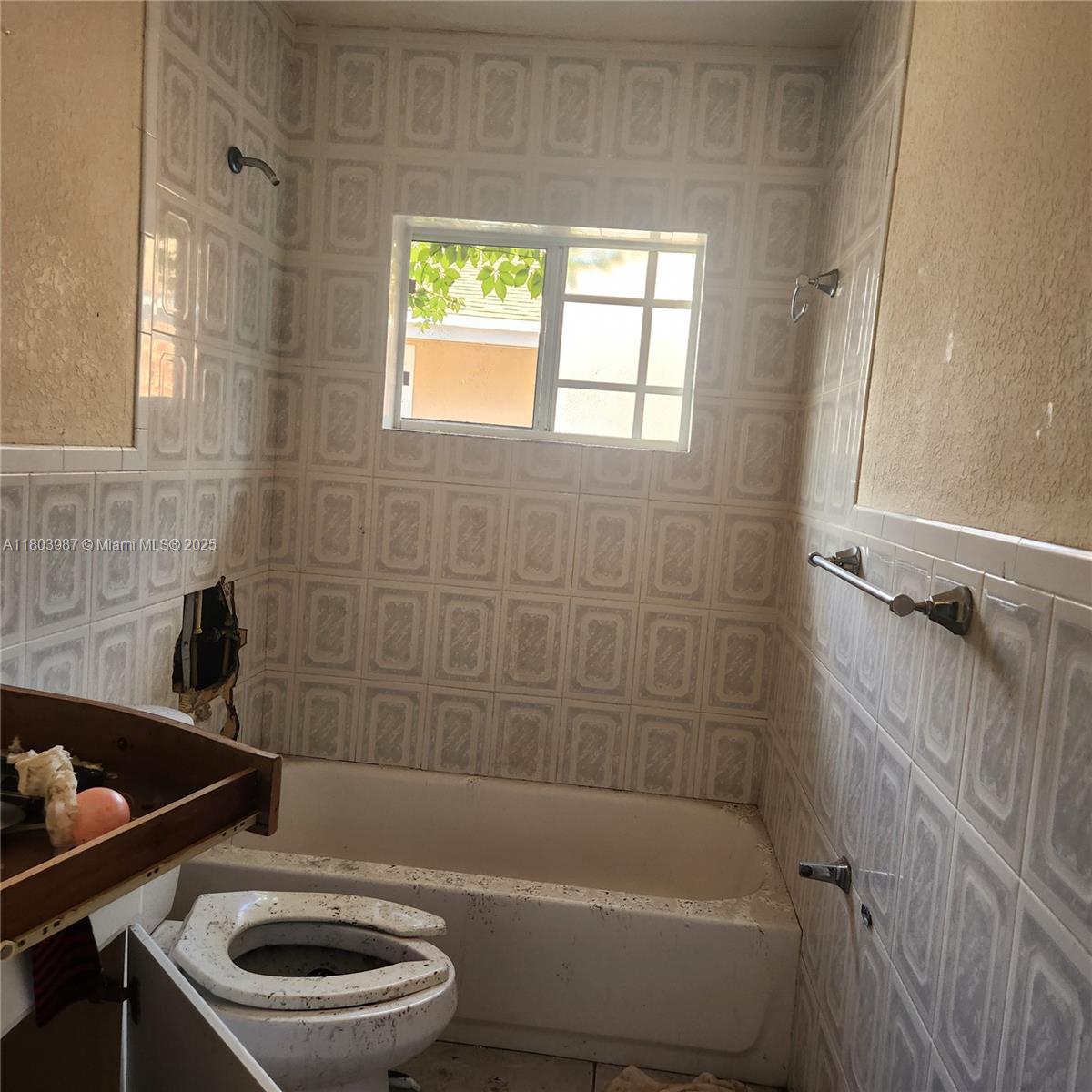 337 NW 49th St,Miami, FL 33127