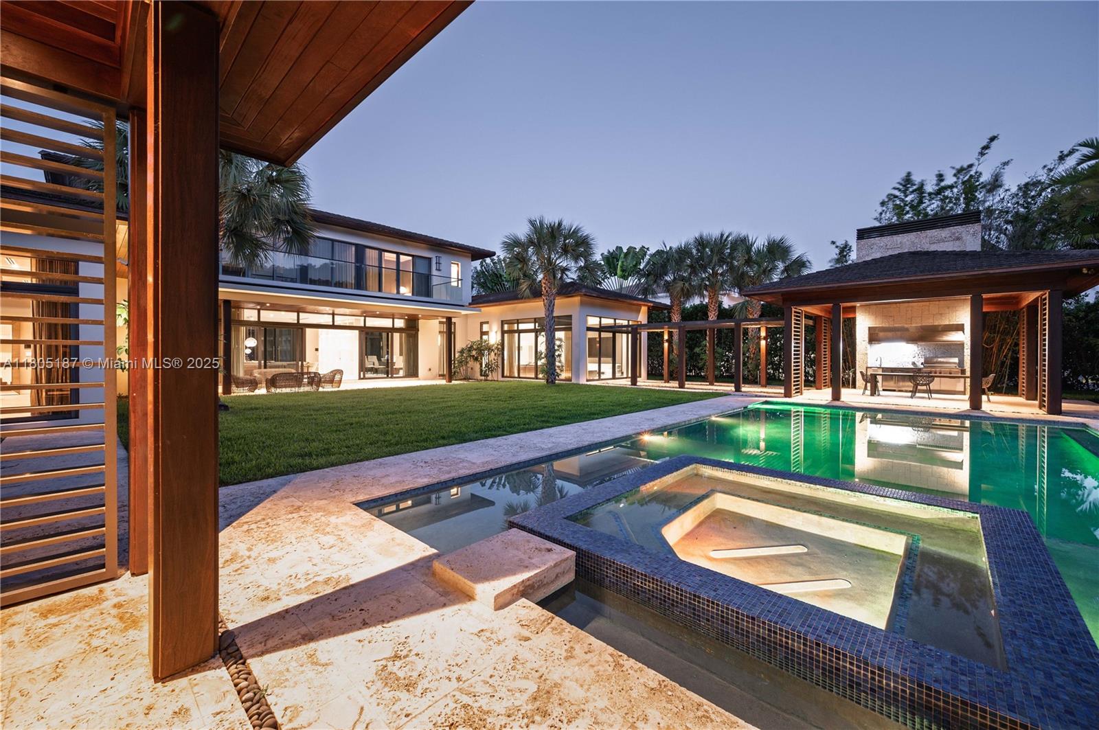 9000 SW 63rd Ct Pinecrest, FL 33156