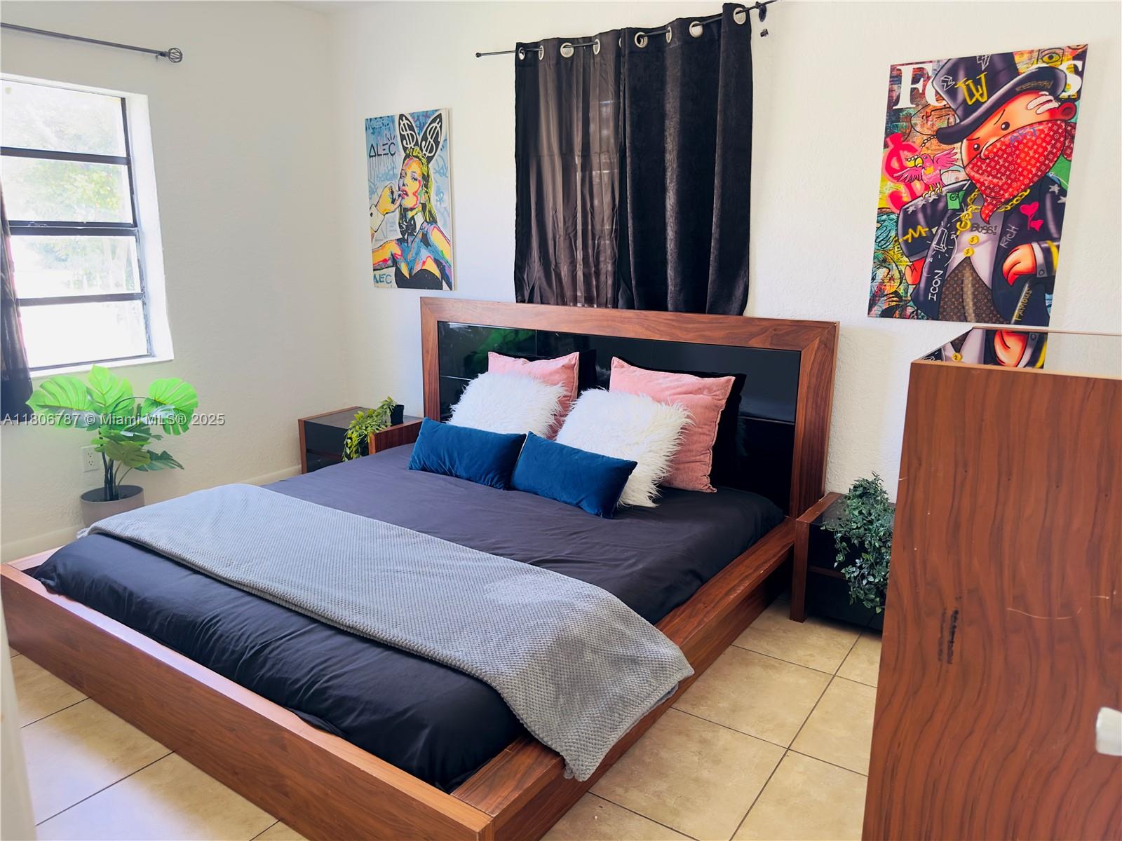 301 NW 37th St Miami, FL 33127