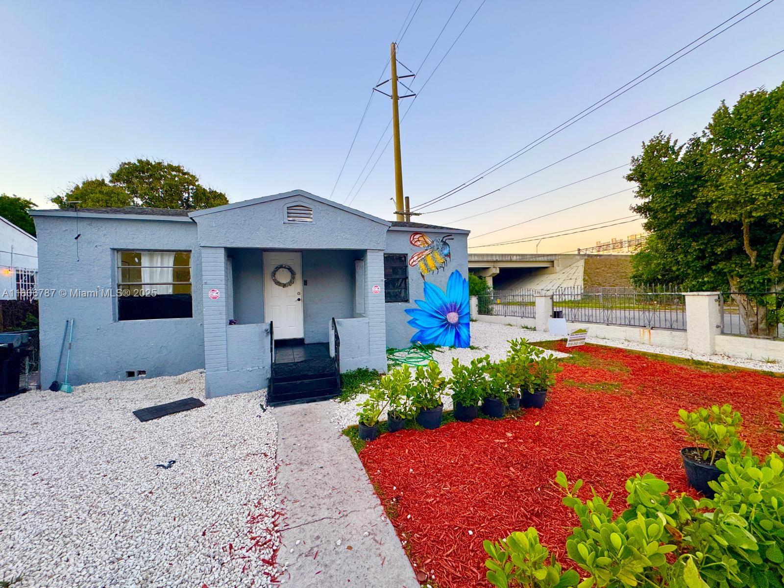 301 NW 37th St Miami, FL 33127