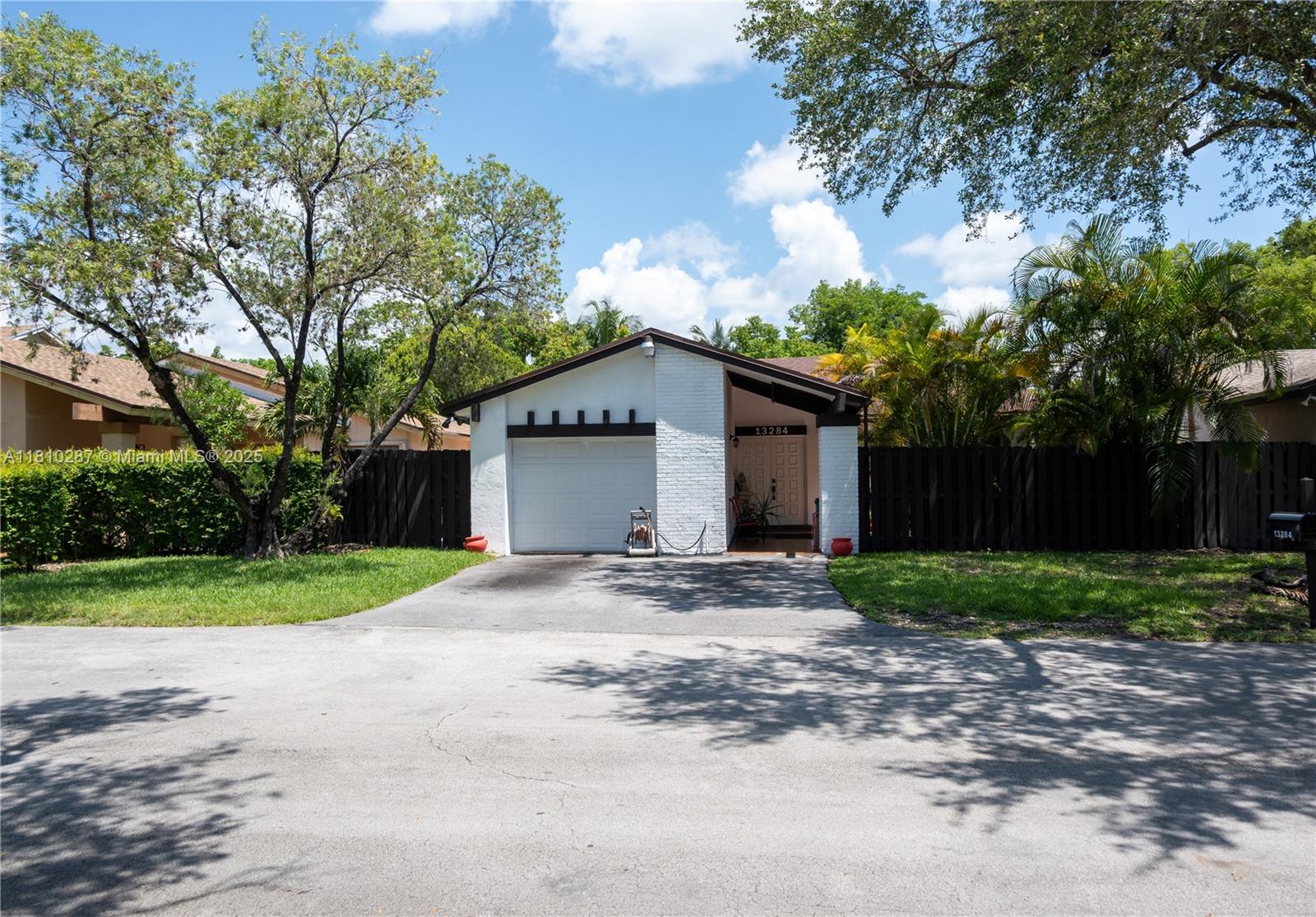 13284 SW 108th St Cir,Miami, FL 33186
