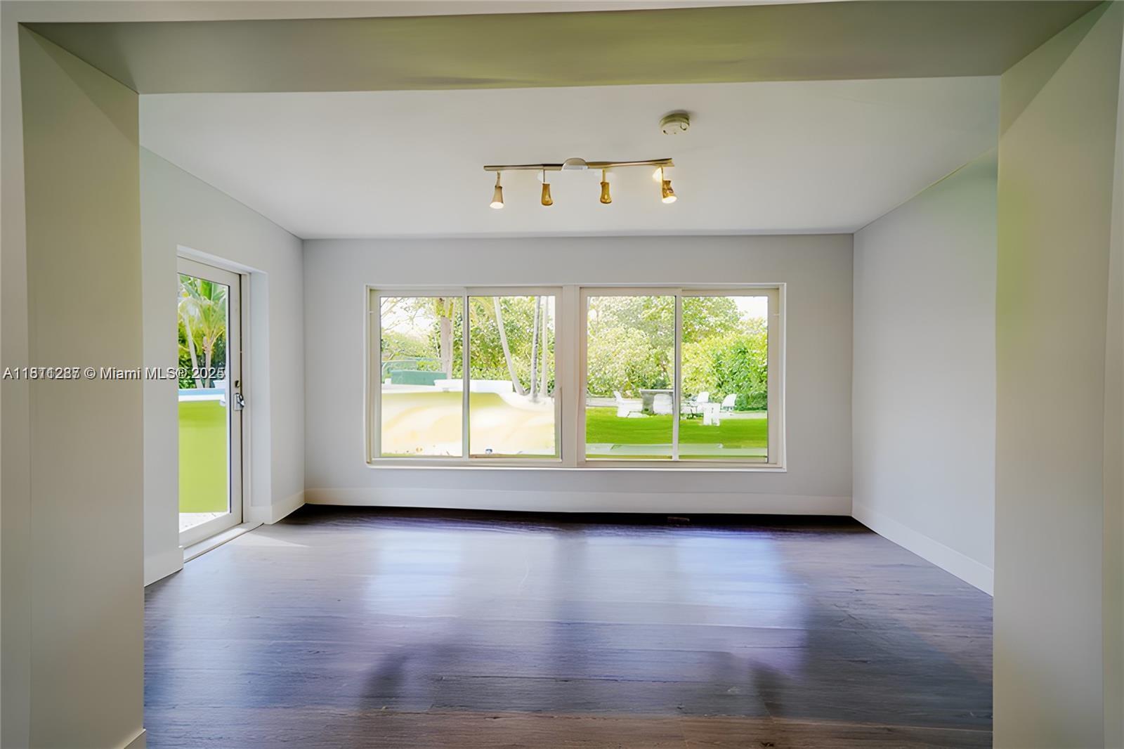 8390 SW 64th St Miami, FL 33143