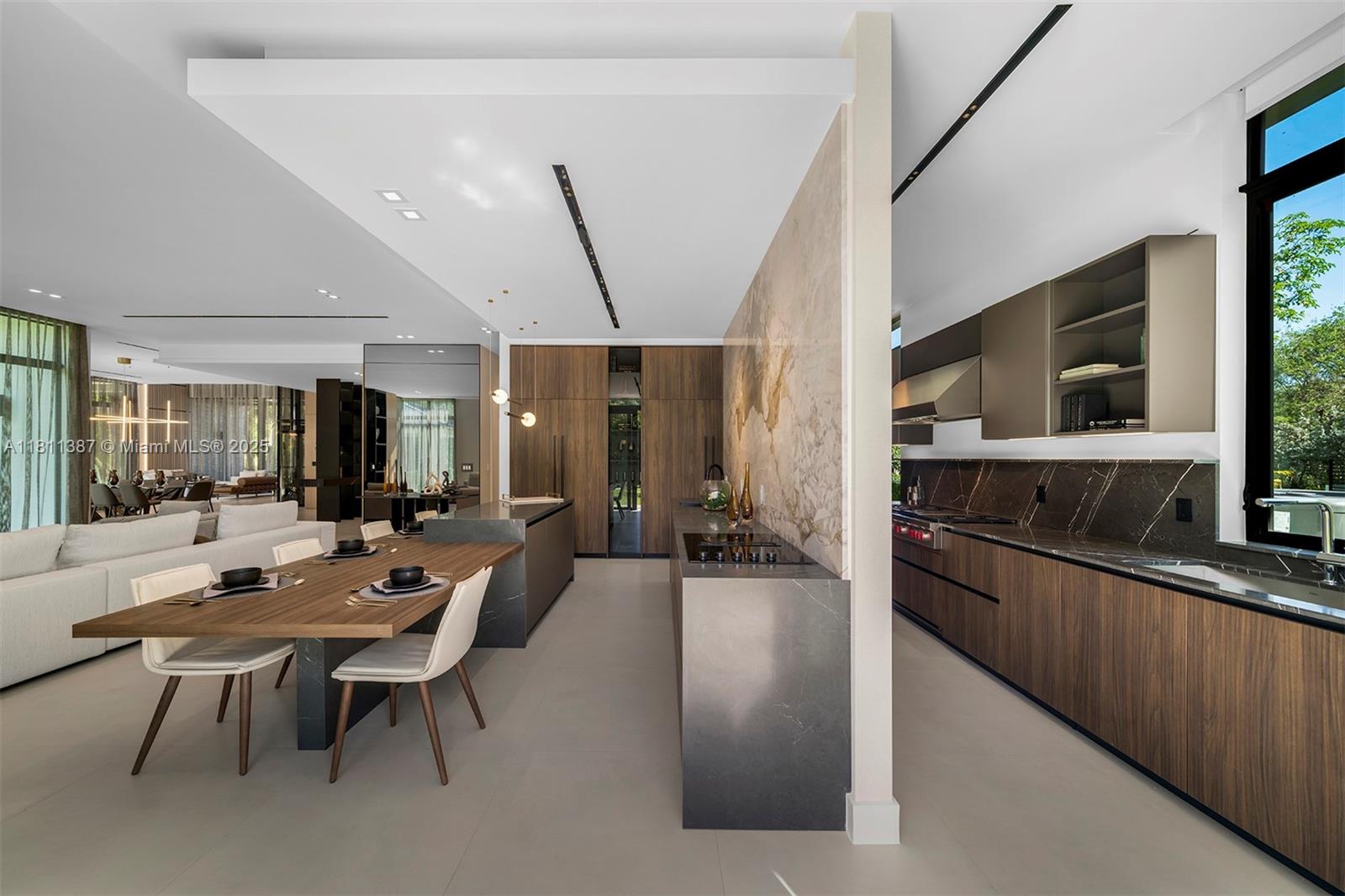 12500 SW 64th Ave Pinecrest, FL 33156