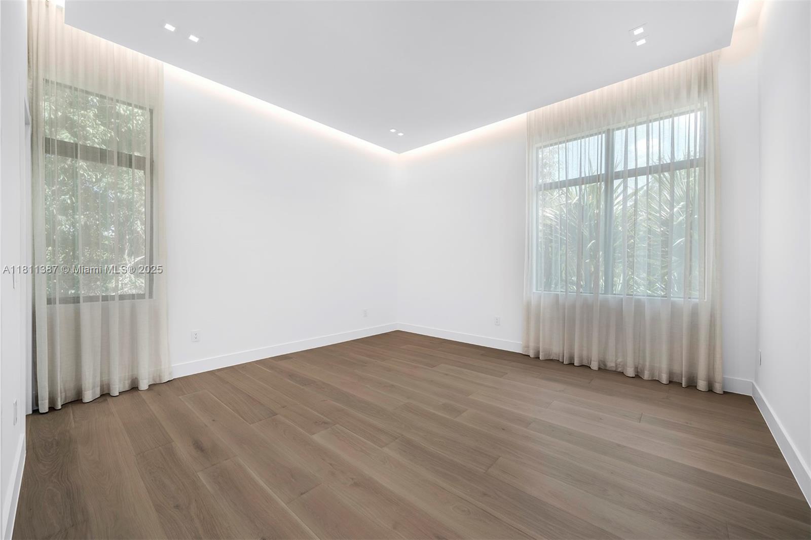 12500 SW 64th Ave Pinecrest, FL 33156