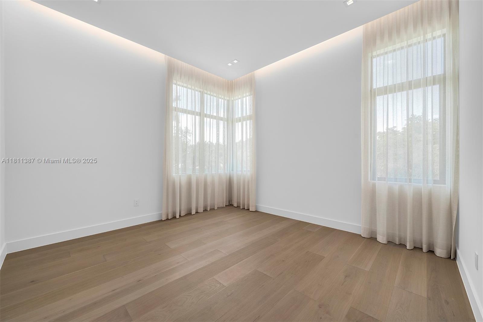 12500 SW 64th Ave Pinecrest, FL 33156