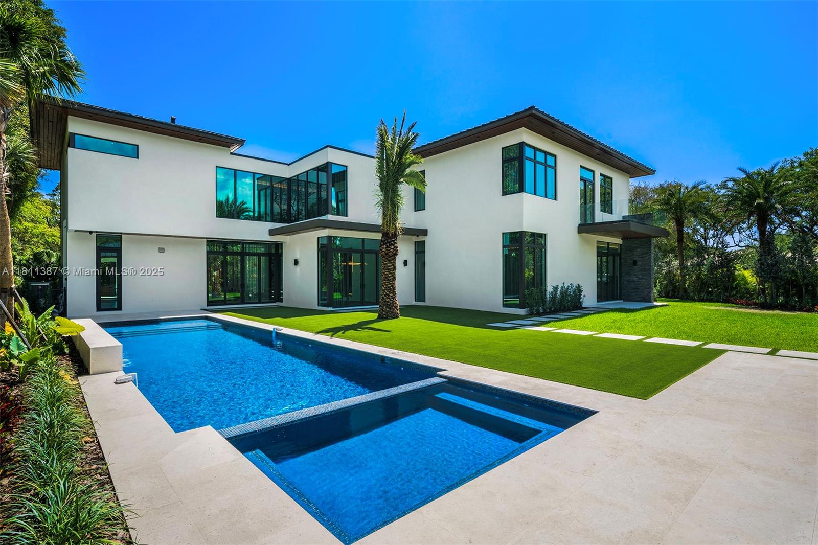 12500 SW 64th Ave Pinecrest, FL 33156