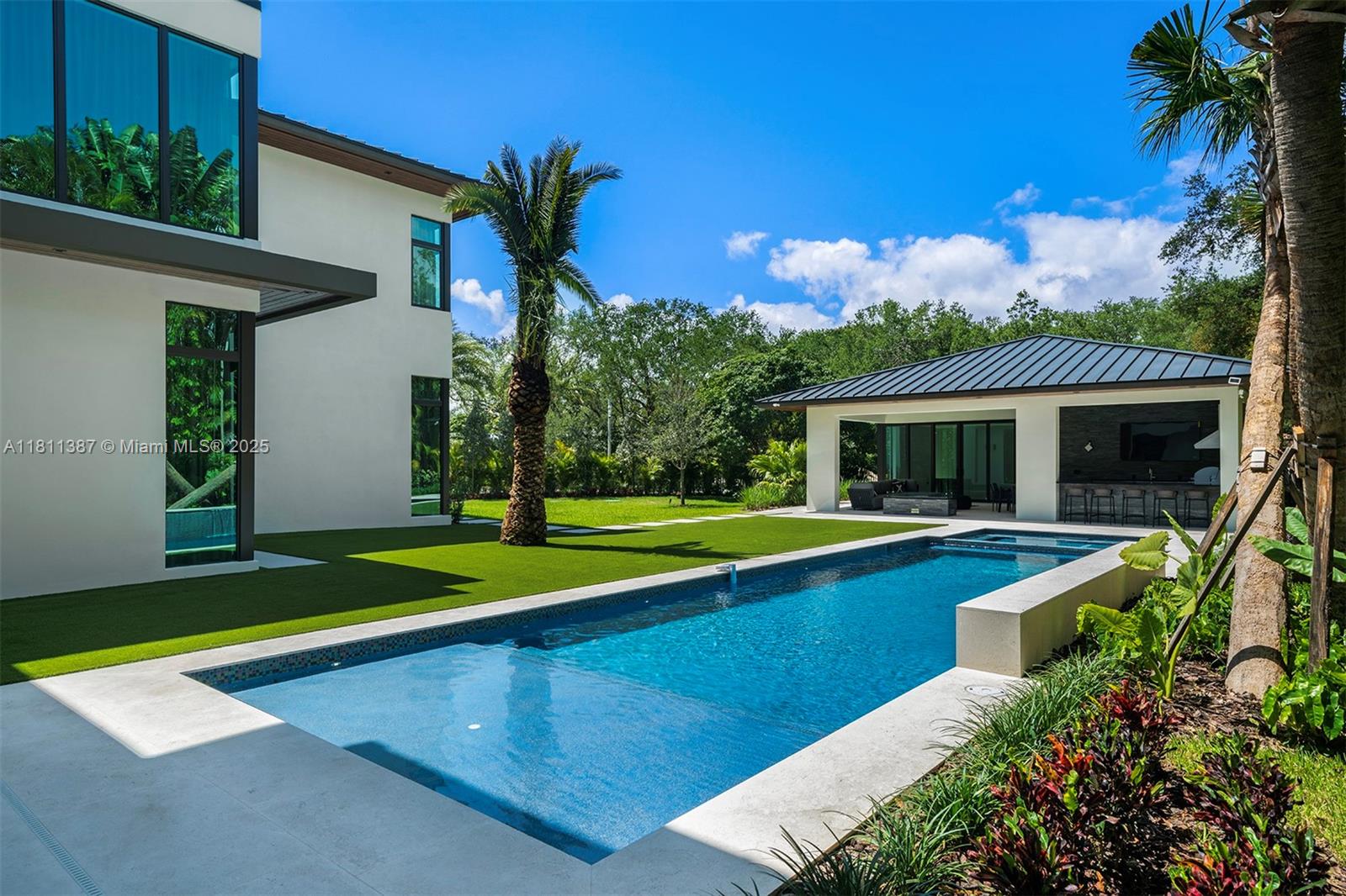 12500 SW 64th Ave Pinecrest, FL 33156