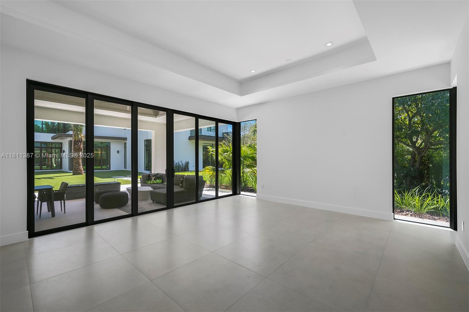 12500 SW 64th Ave Pinecrest, FL 33156