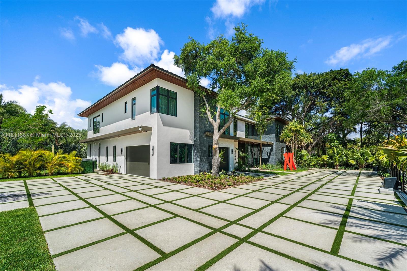 12500 SW 64th Ave Pinecrest, FL 33156