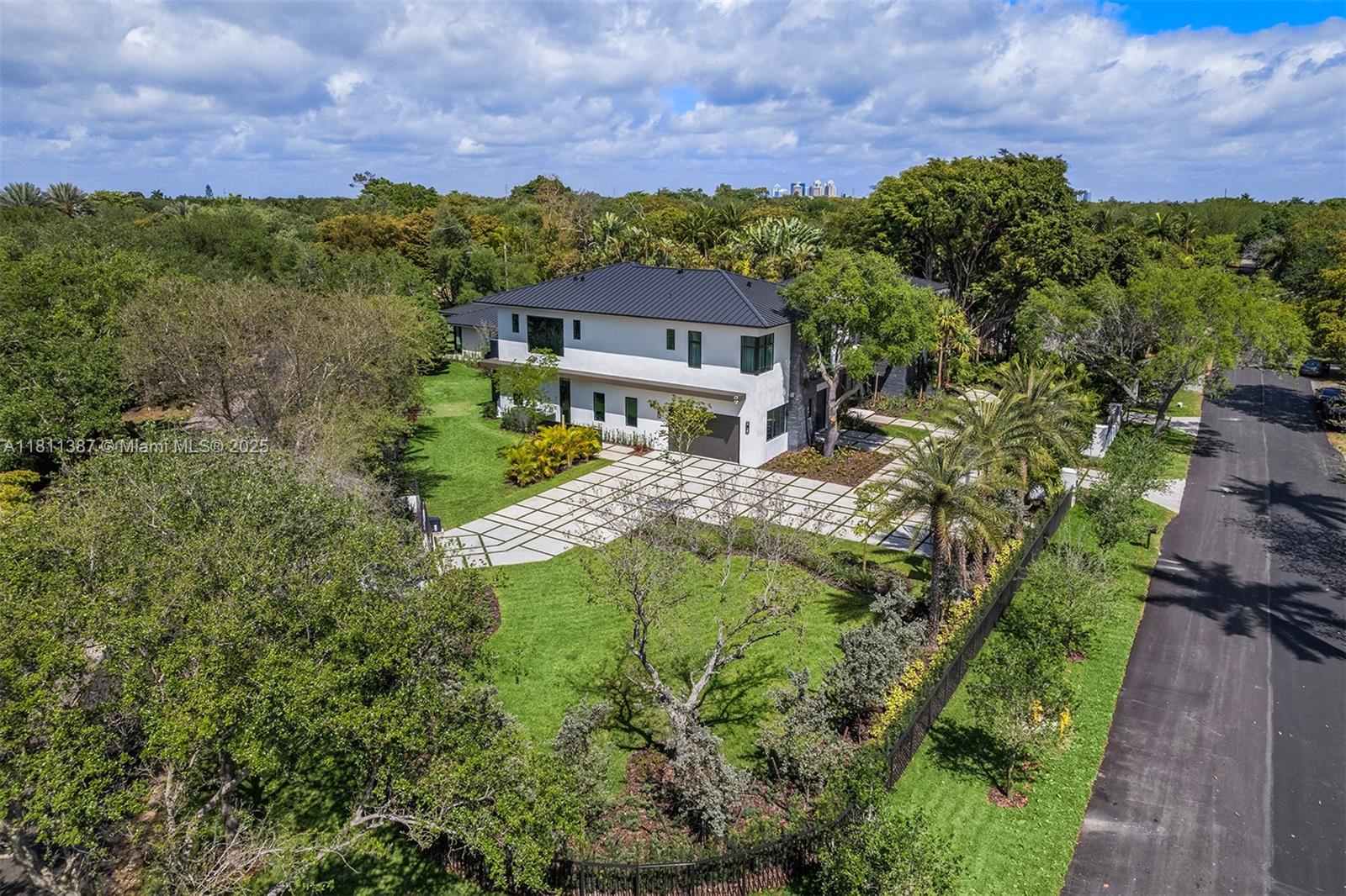 12500 SW 64th Ave Pinecrest, FL 33156