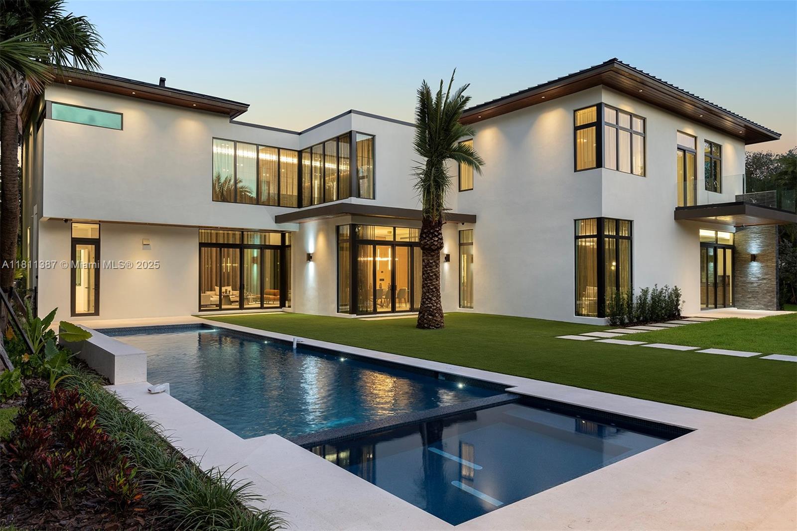 12500 SW 64th Ave Pinecrest, FL 33156