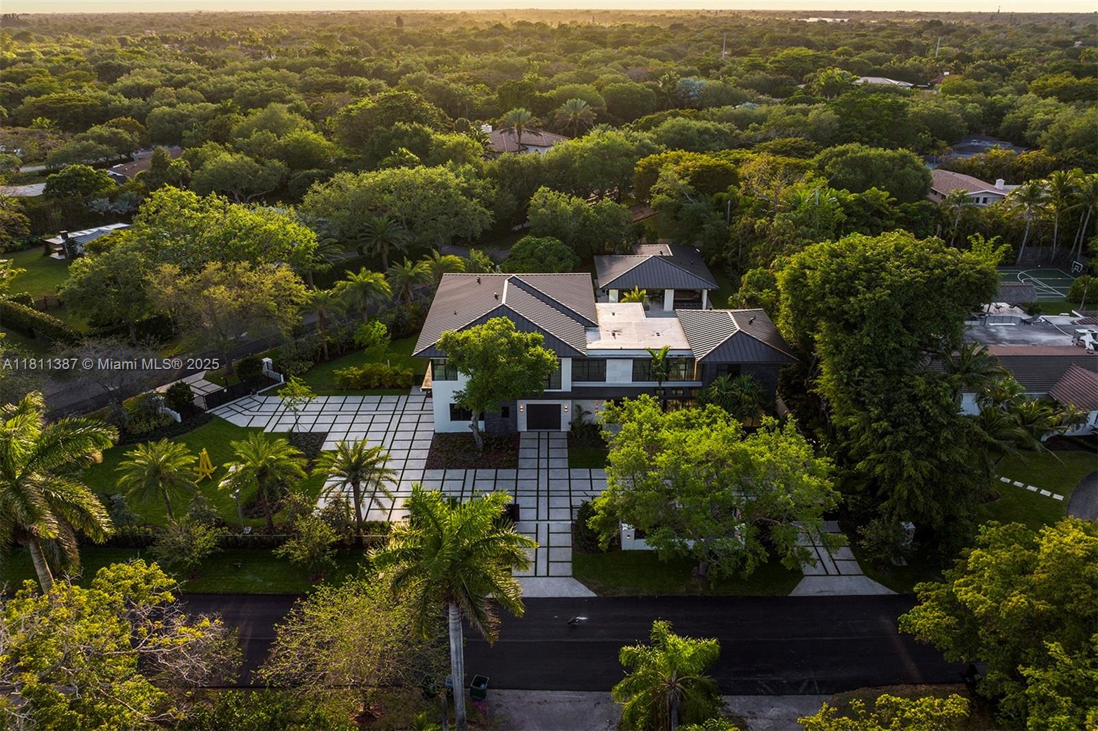 12500 SW 64th Ave Pinecrest, FL 33156