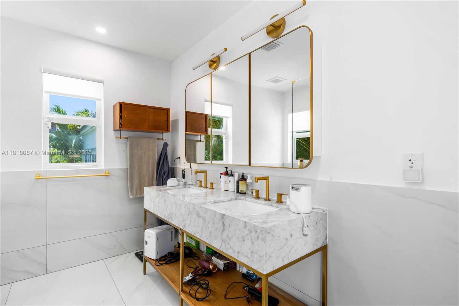 719 W 51st St Miami Beach, FL 33140