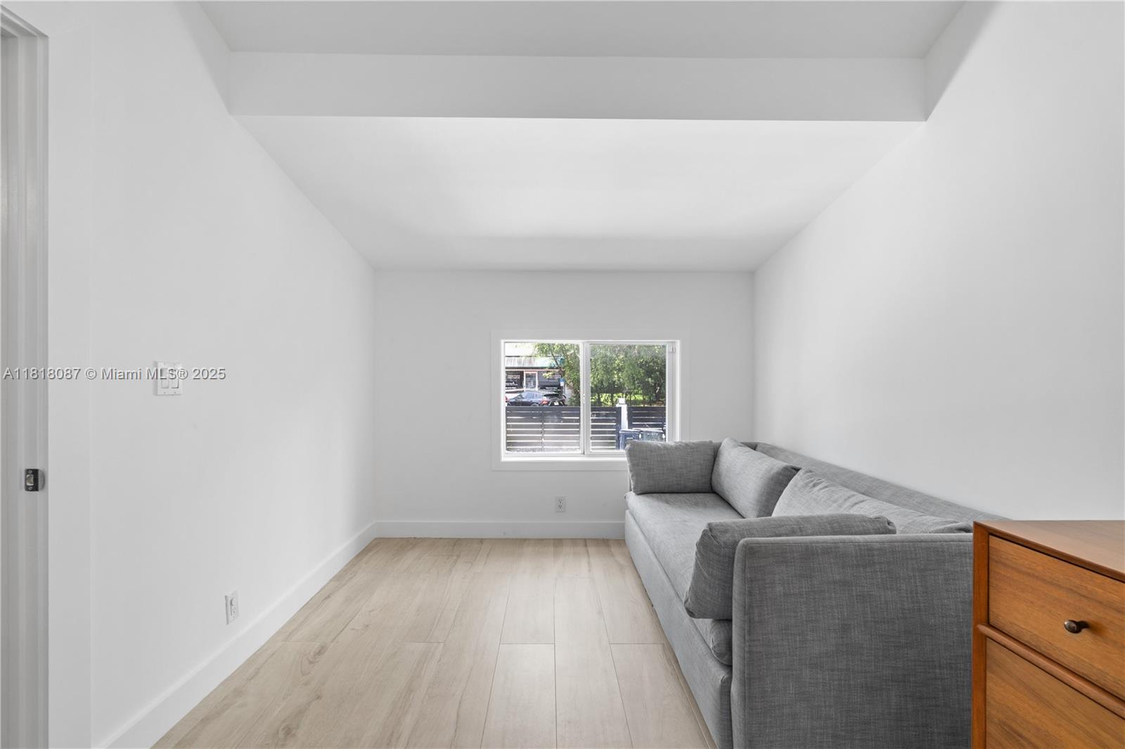 719 W 51st St Miami Beach, FL 33140