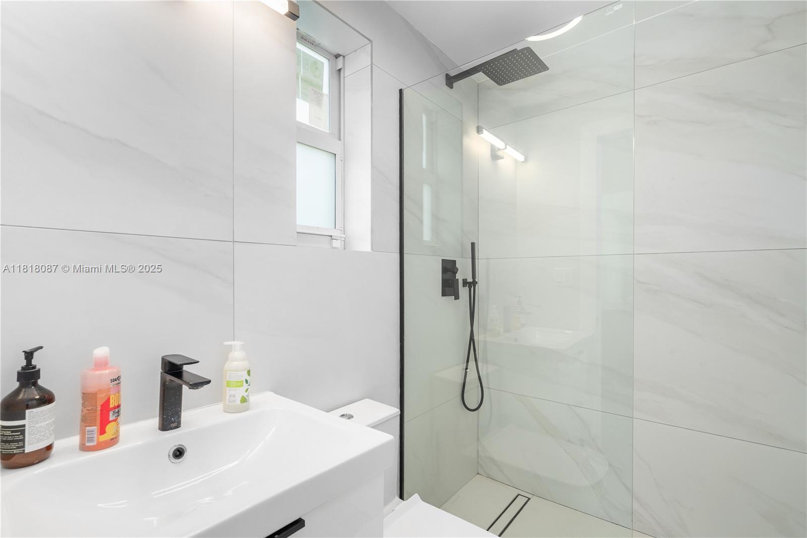 719 W 51st St Miami Beach, FL 33140