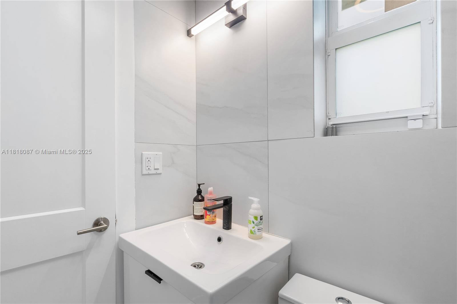 719 W 51st St Miami Beach, FL 33140