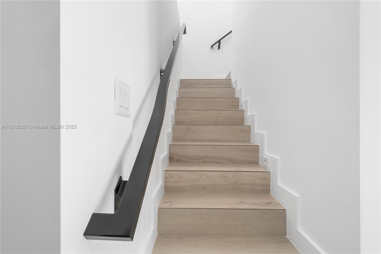 719 W 51st St Miami Beach, FL 33140