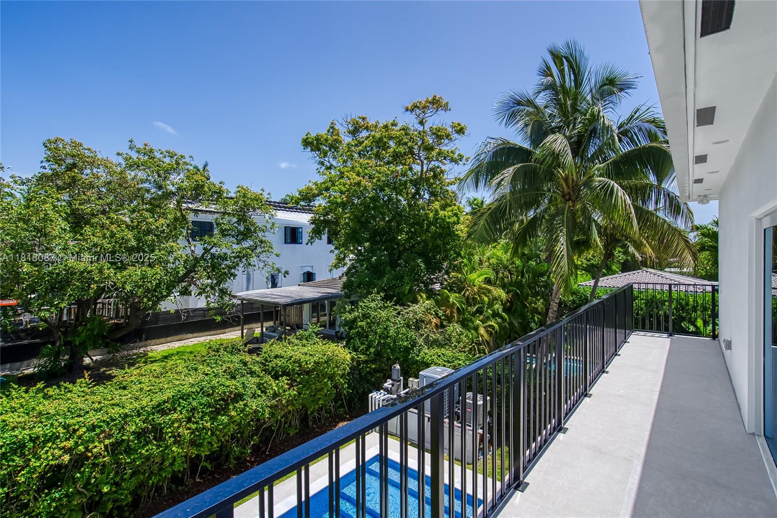 719 W 51st St Miami Beach, FL 33140