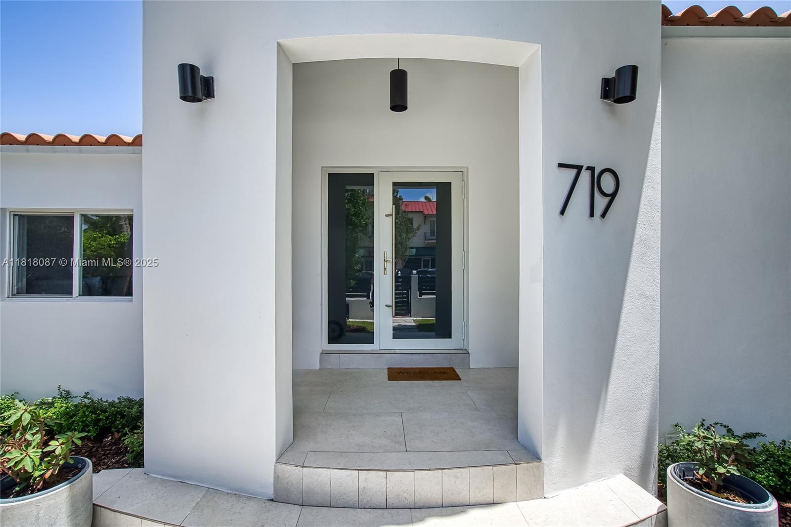 719 W 51st St Miami Beach, FL 33140