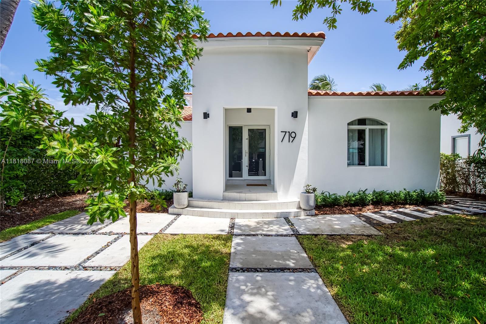 719 W 51st St Miami Beach, FL 33140