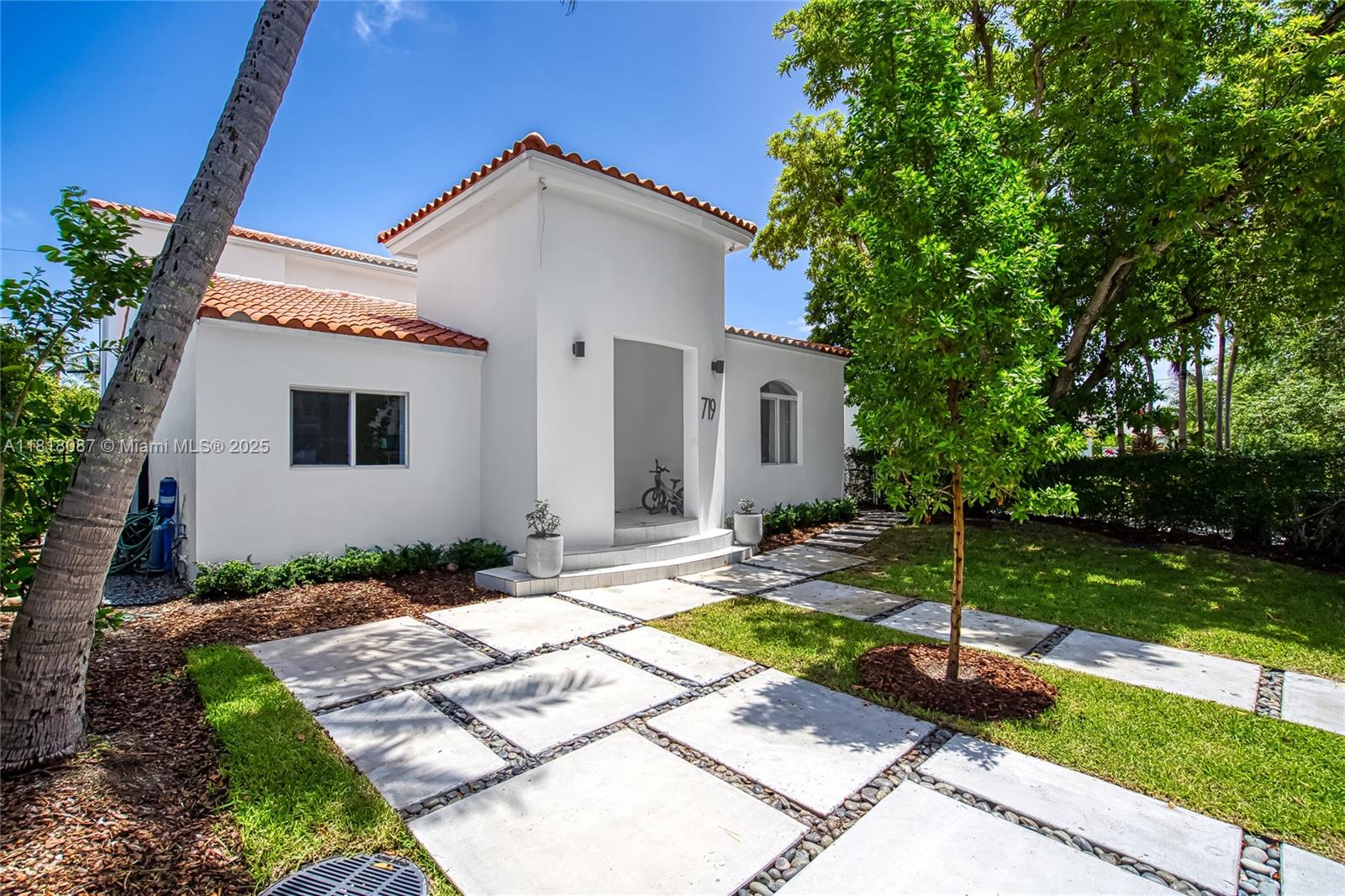 719 W 51st St Miami Beach, FL 33140