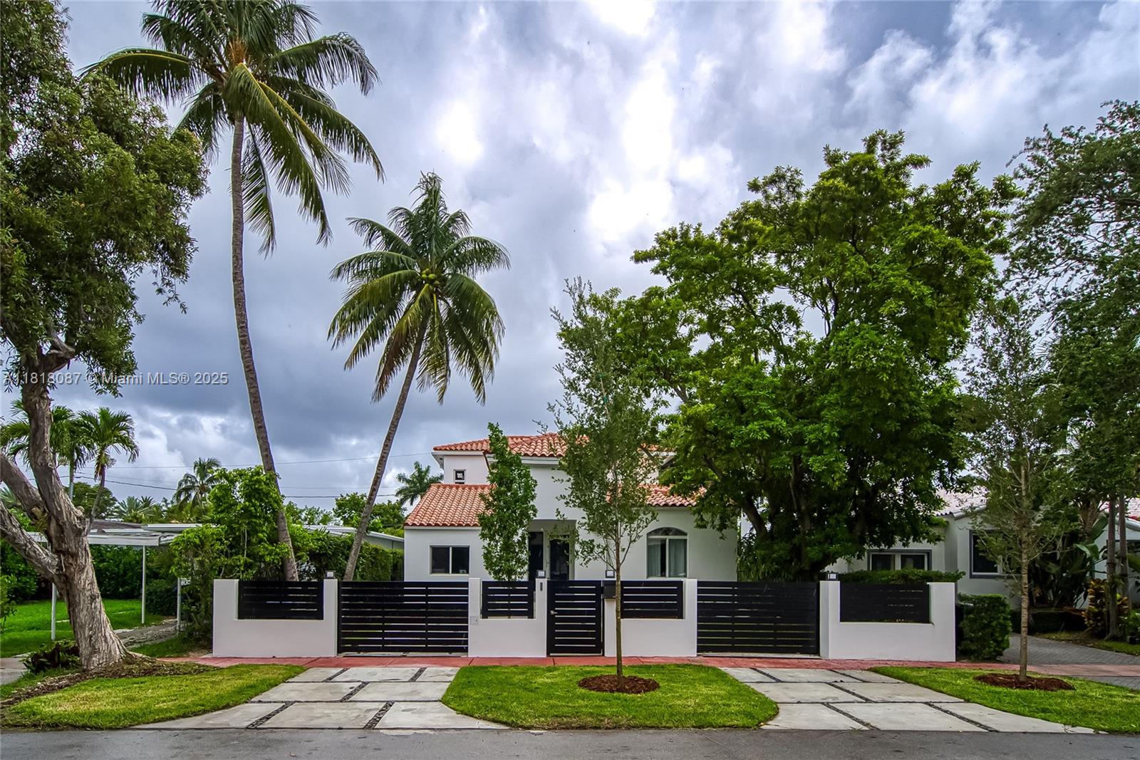 719 W 51st St Miami Beach, FL 33140