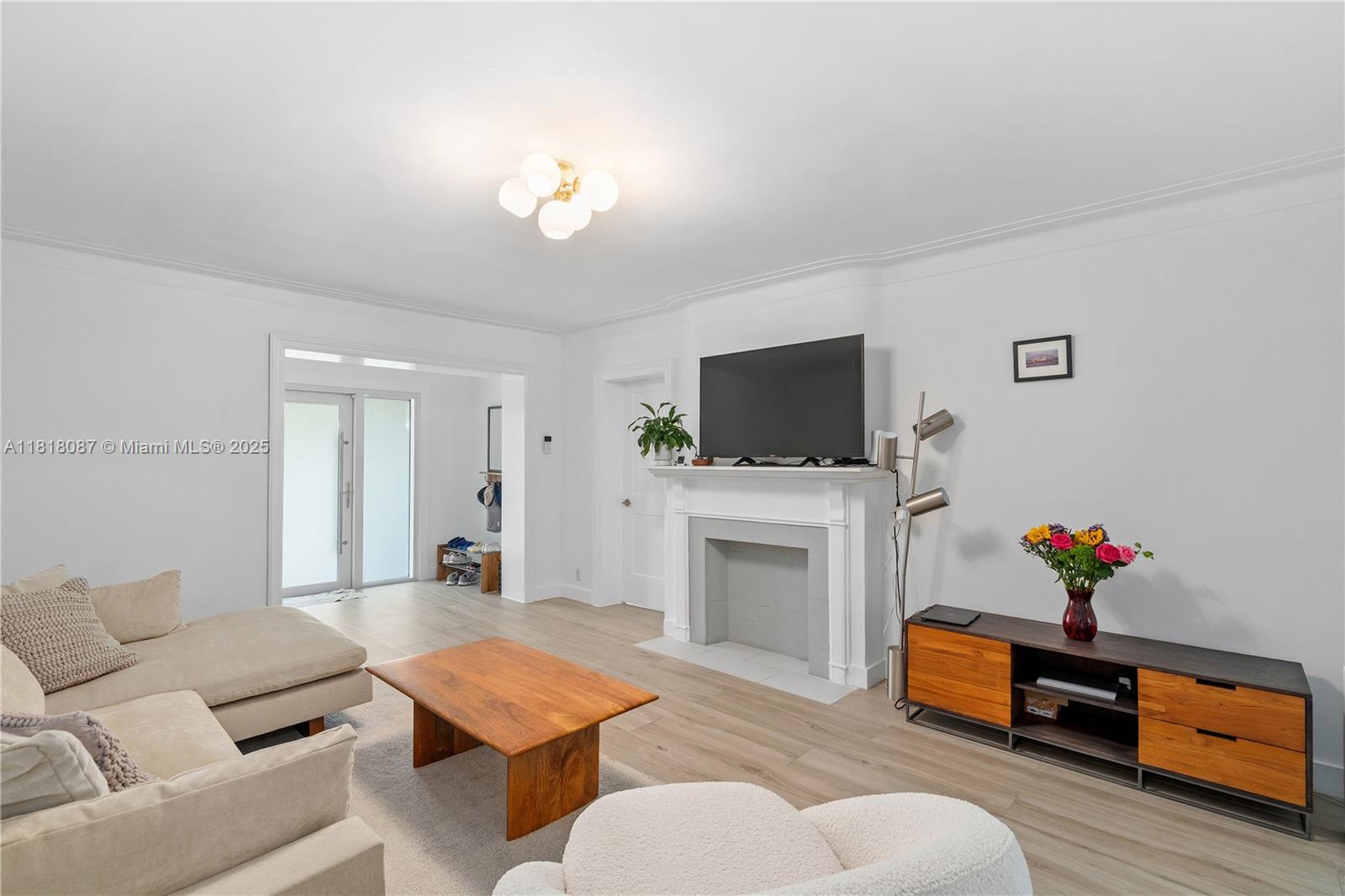 719 W 51st St Miami Beach, FL 33140