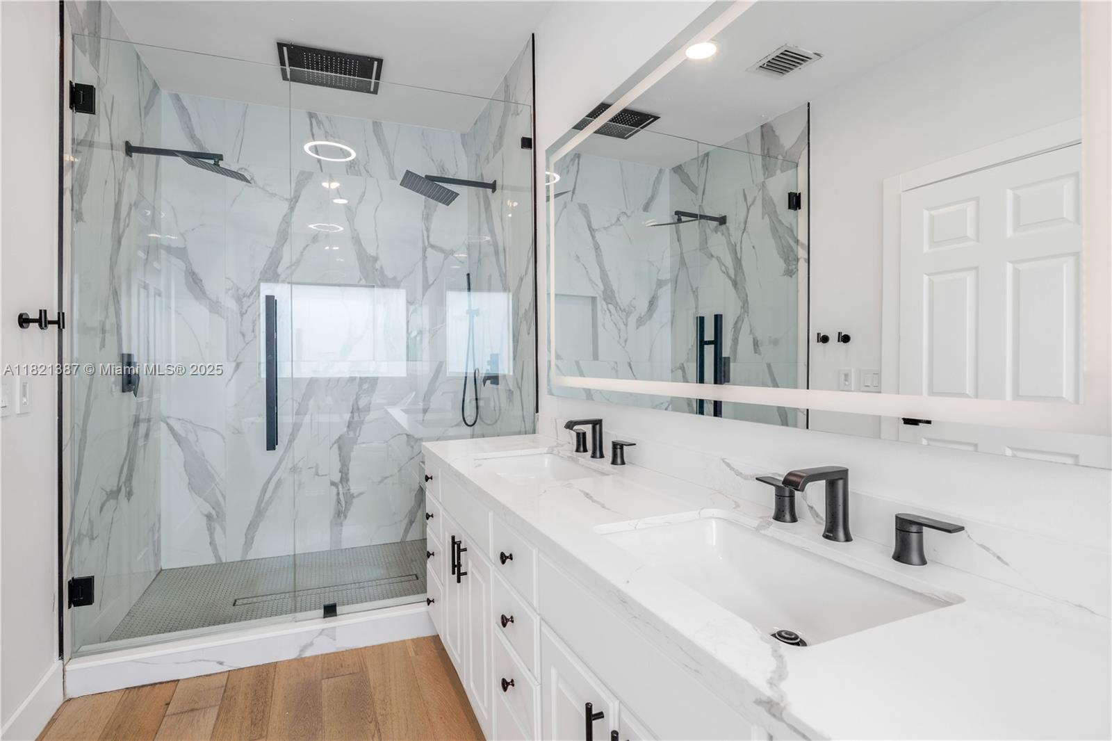 7431 Coquina Dr North Bay Village, FL 33141