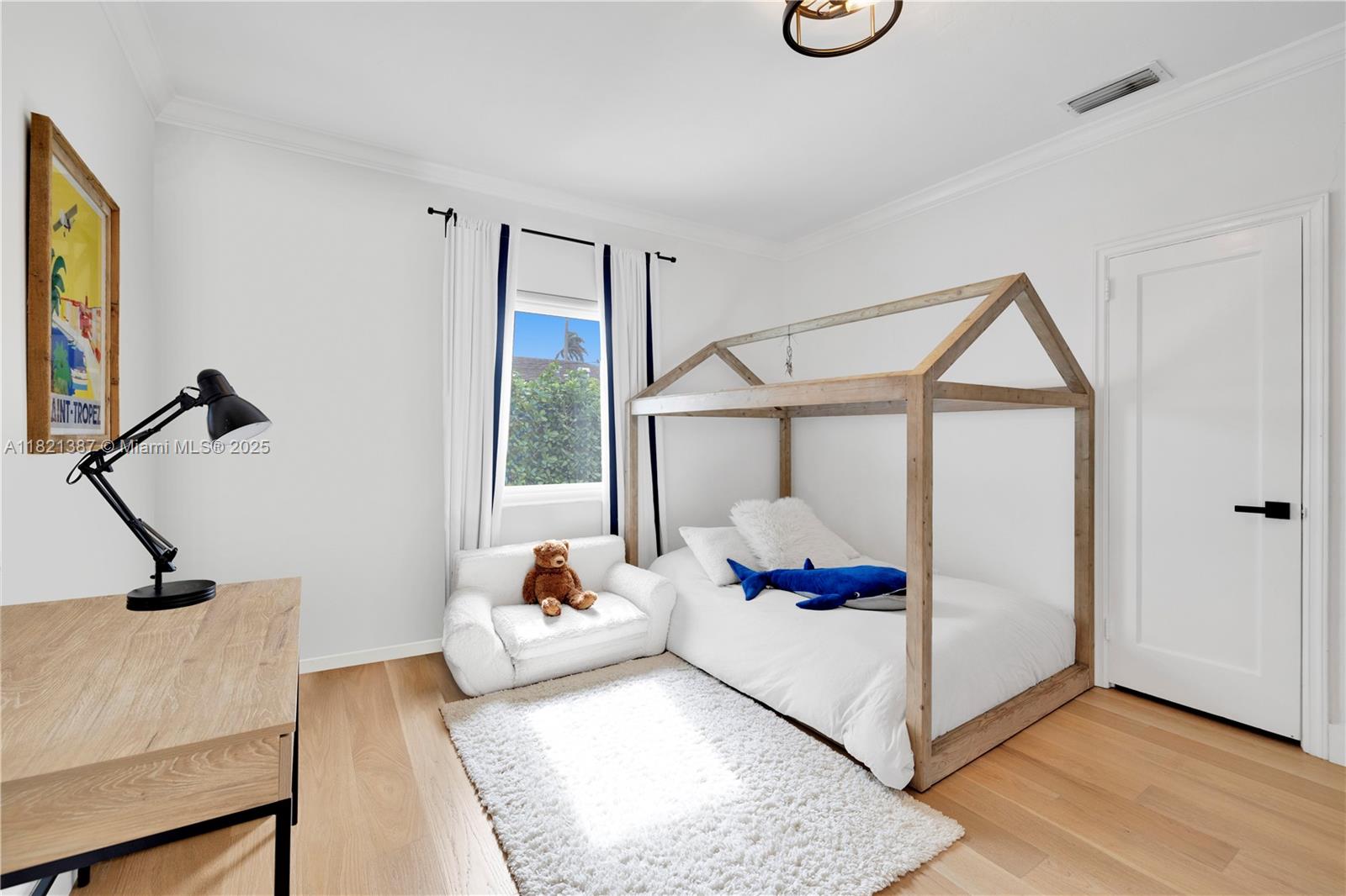 7431 Coquina Dr North Bay Village, FL 33141