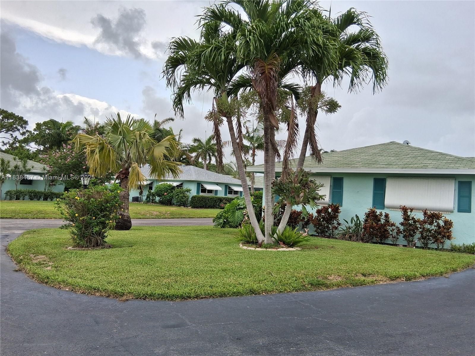 635 Hummingbird Ln