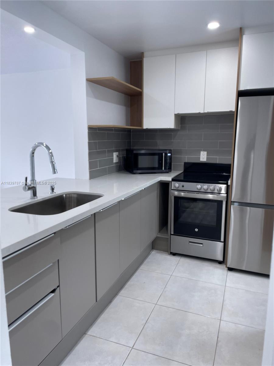 1445 Atlantic Shores Blvd #403