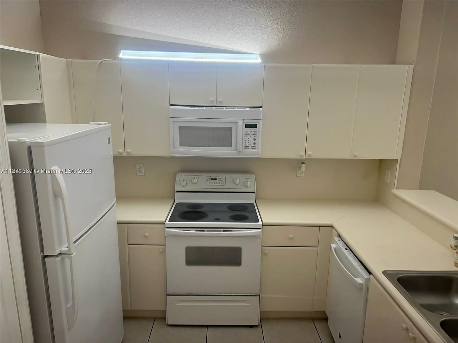 1666 SE 27th Ct #208