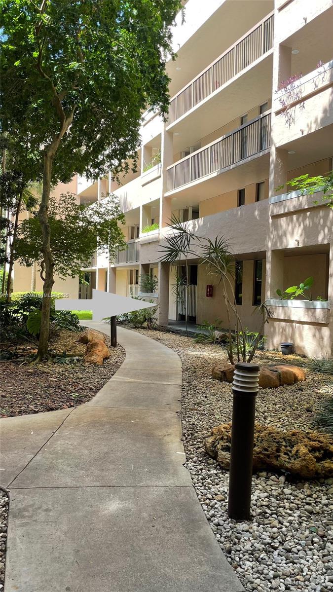 6800 Cypress Rd #103
