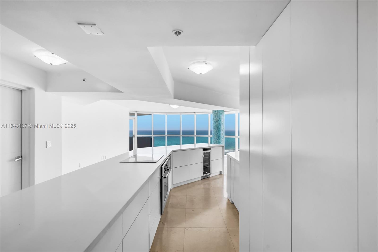 6301 Collins Ave #1903