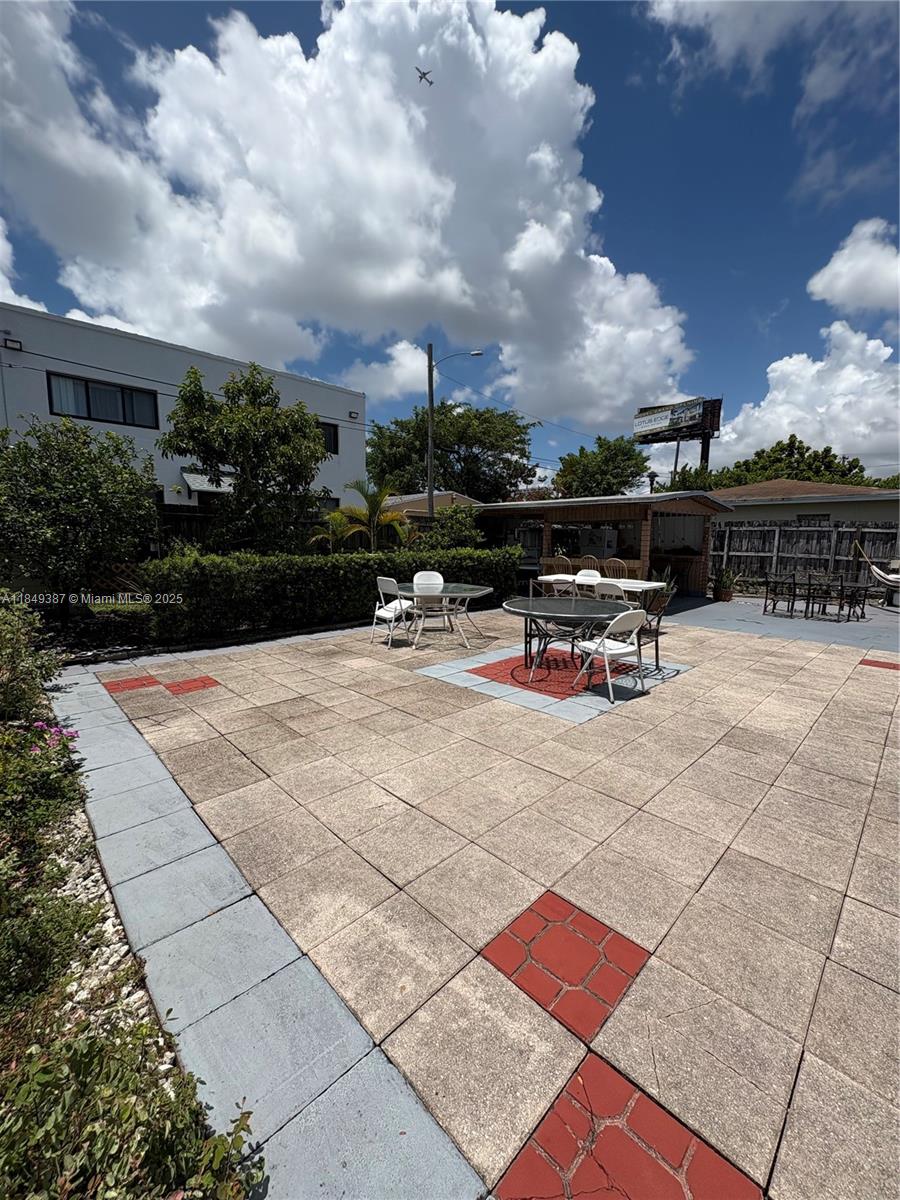 168 NW 39th St Miami, FL 33127