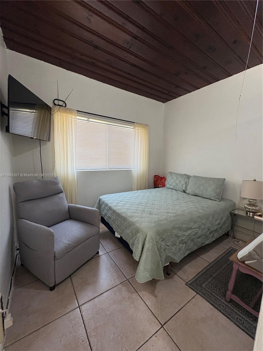 168 NW 39th St Miami, FL 33127