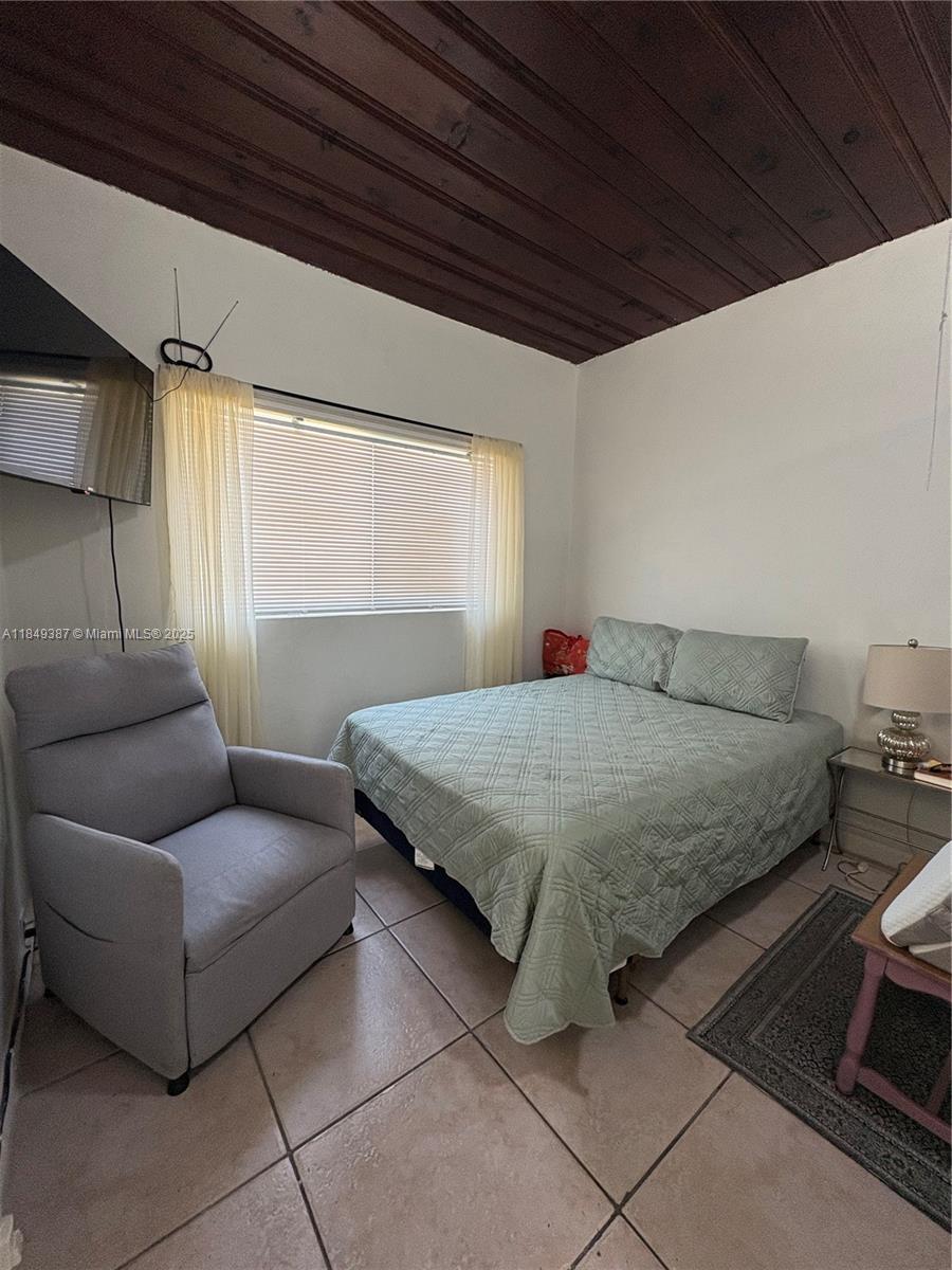 168 NW 39th St Miami, FL 33127