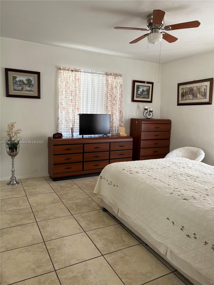 168 NW 39th St Miami, FL 33127