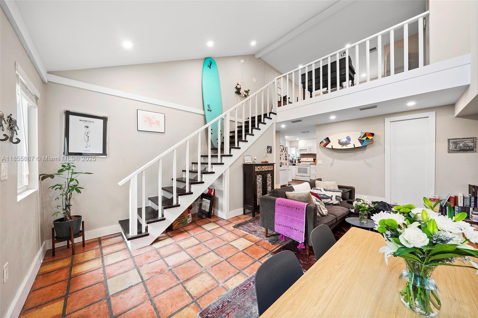 3586 Main Hwy Coconut Grove, FL 33133